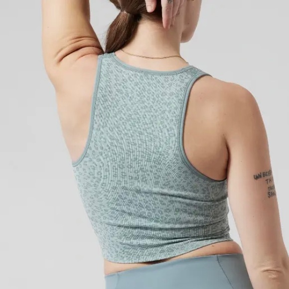 Athleta Blue Cheetah Print Aurora Seamless Crop Rib Tank - Picture 3 of 16